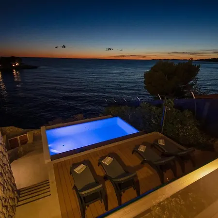 Gloss Villa