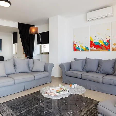 Gloss Villa *