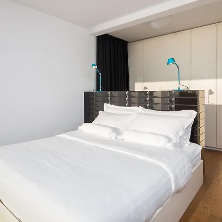 Villa Gloss